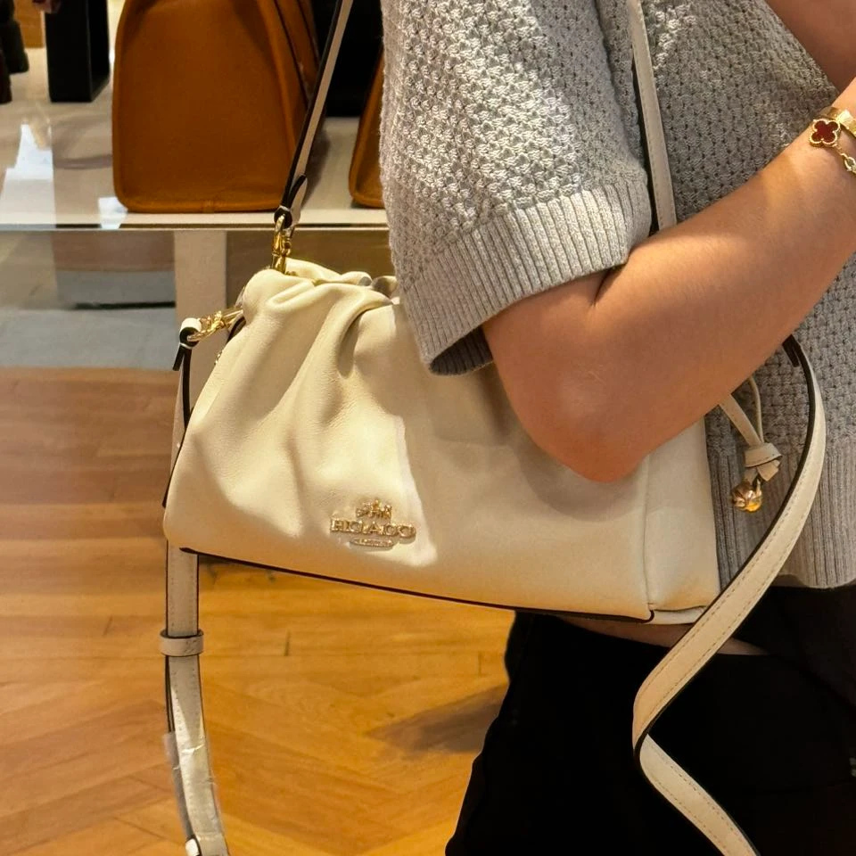 COACH/蔻驰Coach  云朵包25.5cm  光面皮 接受微瑕