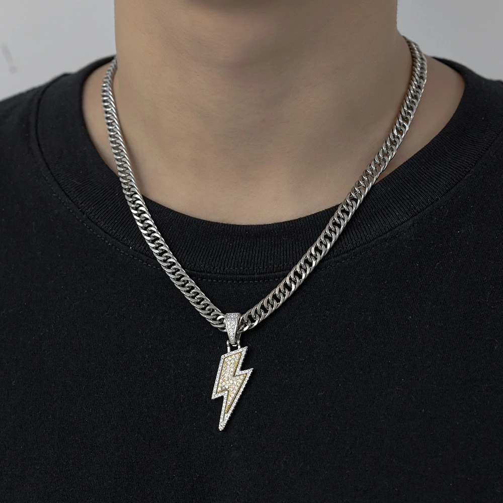 钛钢合成锆石吊坠 嘻哈百搭满钻闪电吊坠古巴钛钢项链不掉色