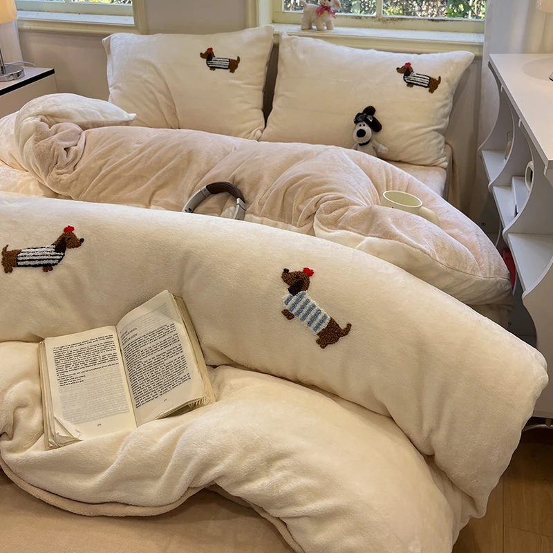腊肠狗毛巾绣牛奶绒四件套冬季加厚珊瑚法兰绒床单被套床上用品三