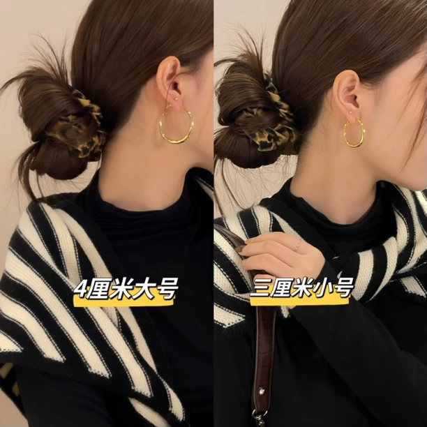 W211金色质感耳环轻奢质感百搭时尚