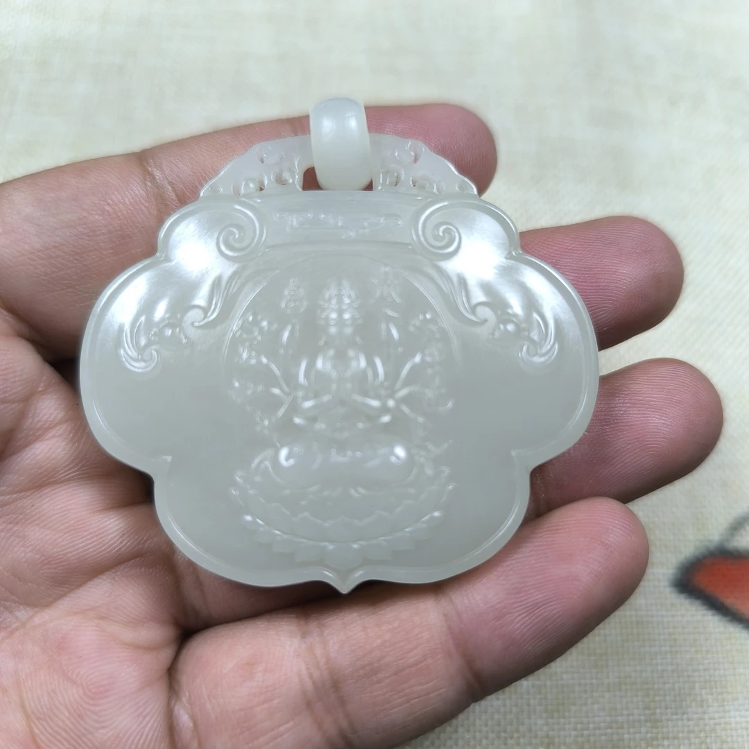 和田玉青海野牛沟老料子镂空雕刻吊环十二生肖守护神鼠千手观音挂