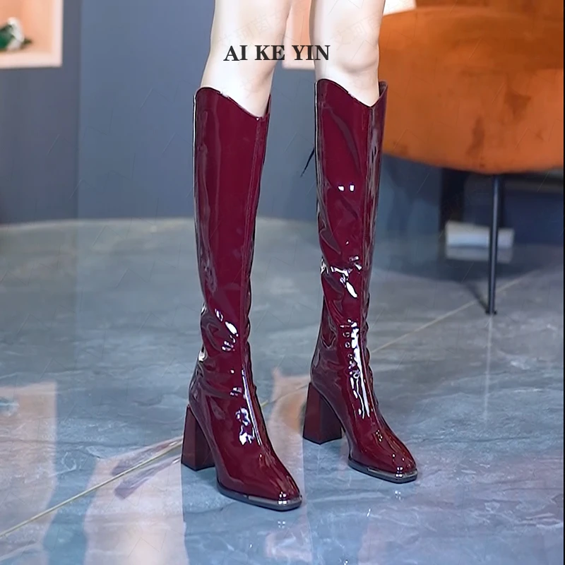 【艾珂茵】秋冬新款方头金属包尖v型口后拉链粗跟时装长筒靴时尚