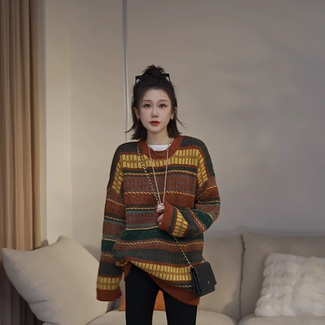JW/静稳2024冬季新品时尚潮流休闲女款百搭减龄条纹毛衣8885355