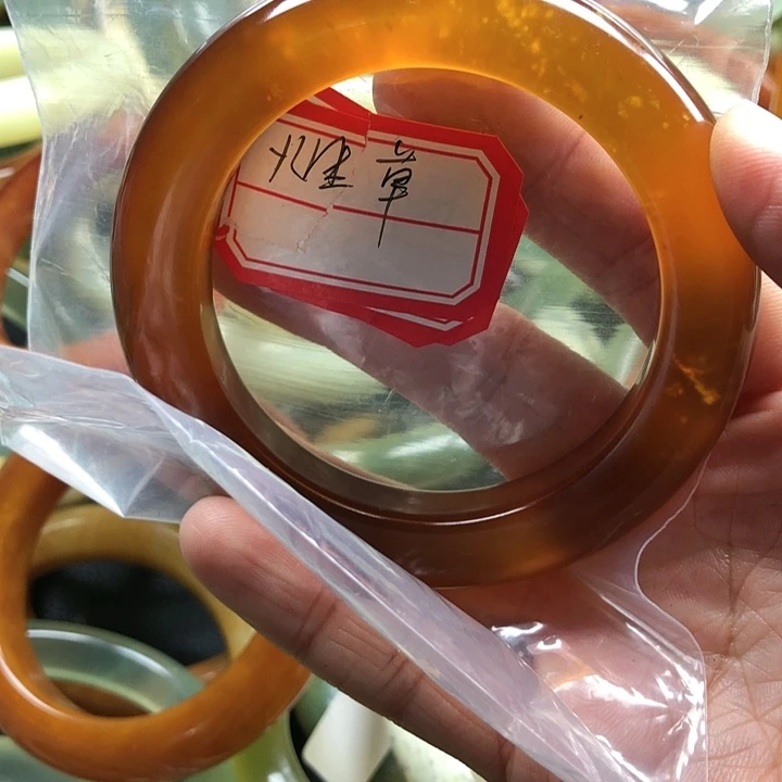 蛇纹石玉手镯合金烟**道
