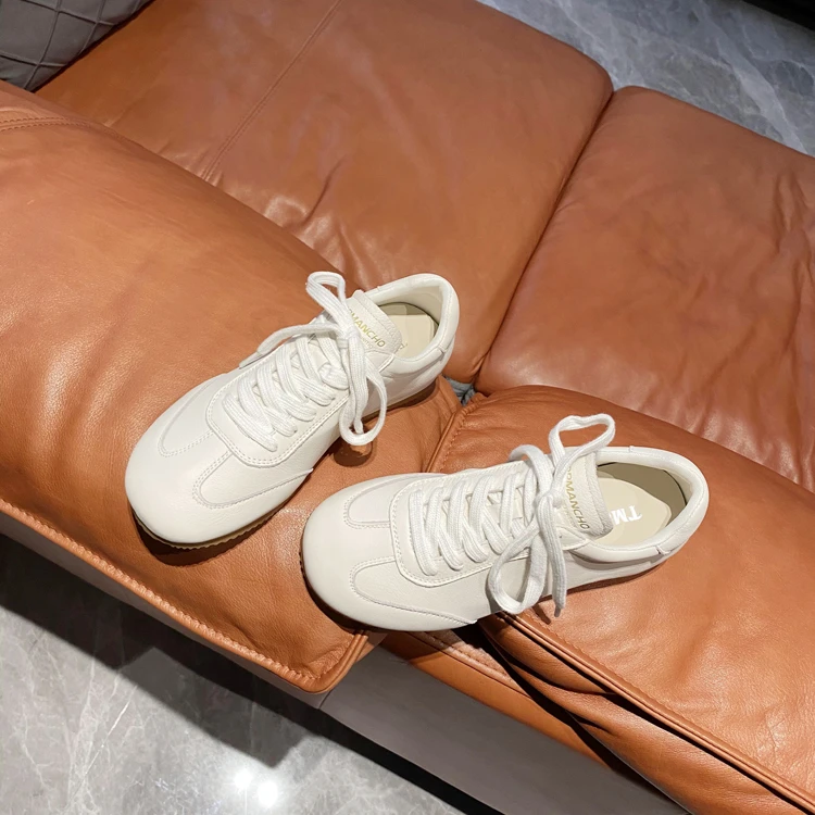 高能感~真皮透气平底小白鞋女2024夏新款圆头休闲板鞋网红运动鞋