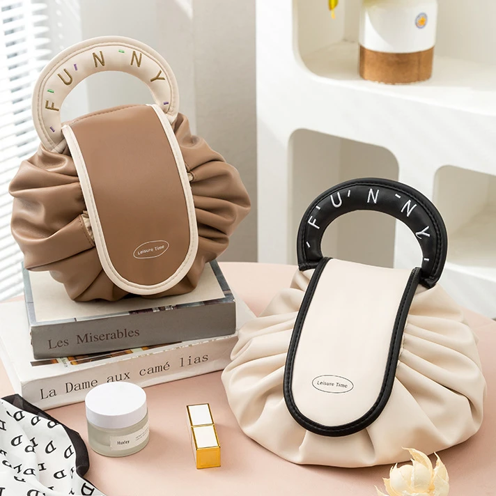 懒人大容量化妆包外出随身携带女士便携网红爆款2024高级感收纳袋