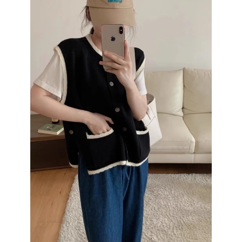 春秋宽松复古森系双口袋开衫背心女叠穿减龄设计感单排扣针织马甲