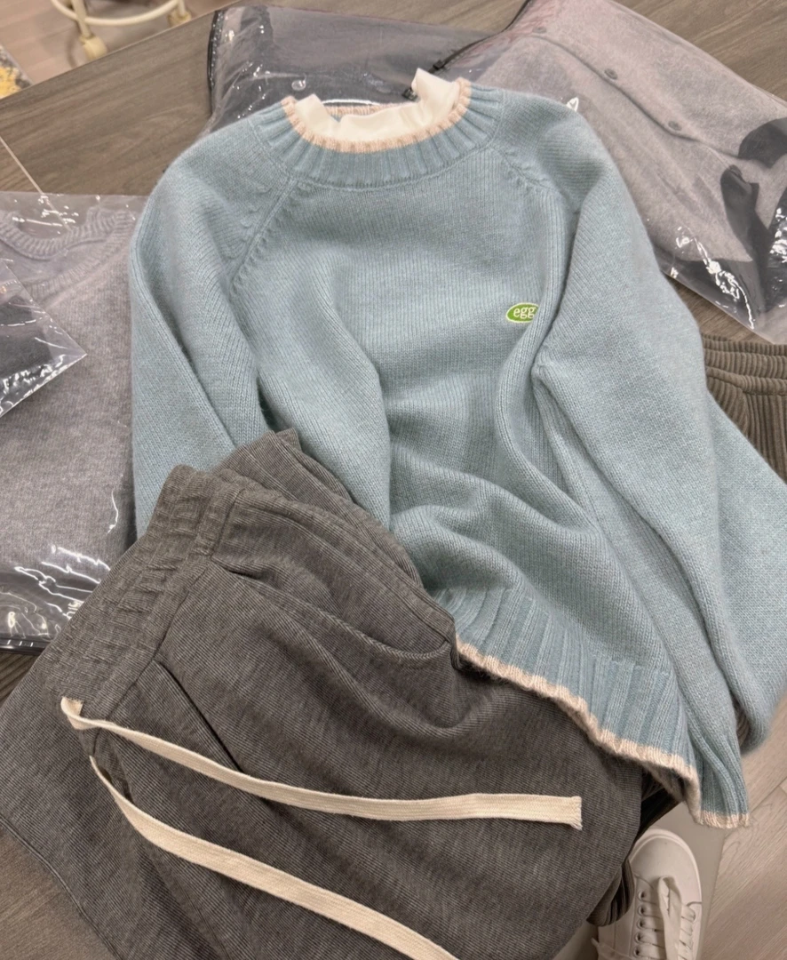 米蓝家名殿好品质冬款雾蓝圆领慵懒毛衣衫6661