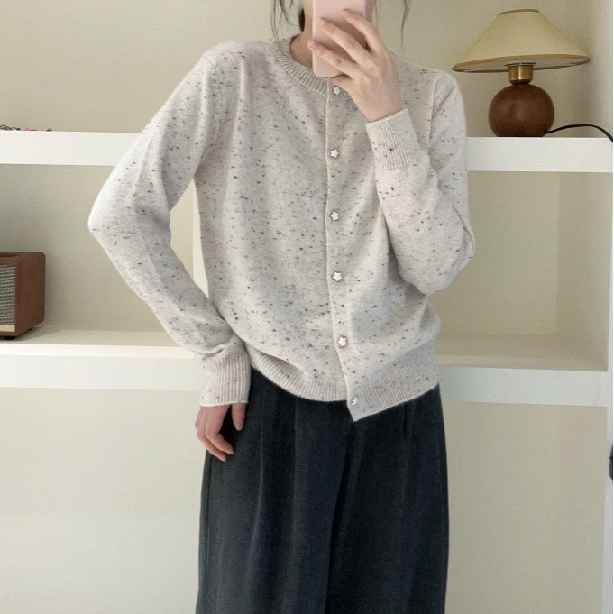 米蓝家名殿五角星燕麦色点子纱开衫6508