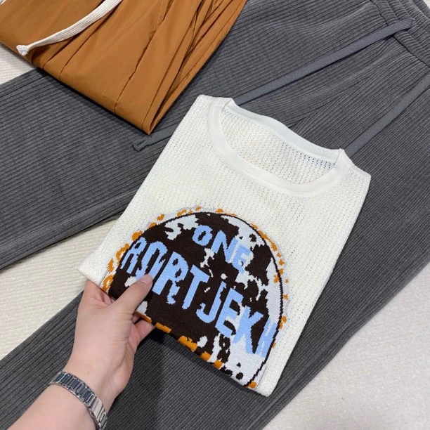 米蓝家星球镂空短袖衫033