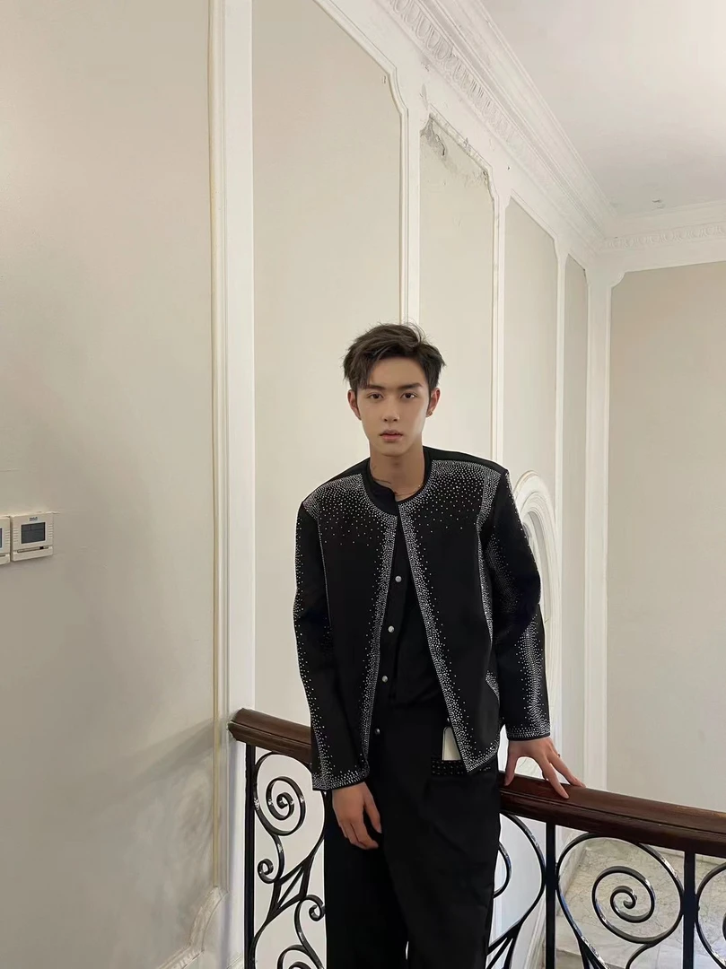 新款秋季男士烫钻外套时尚气质韩式