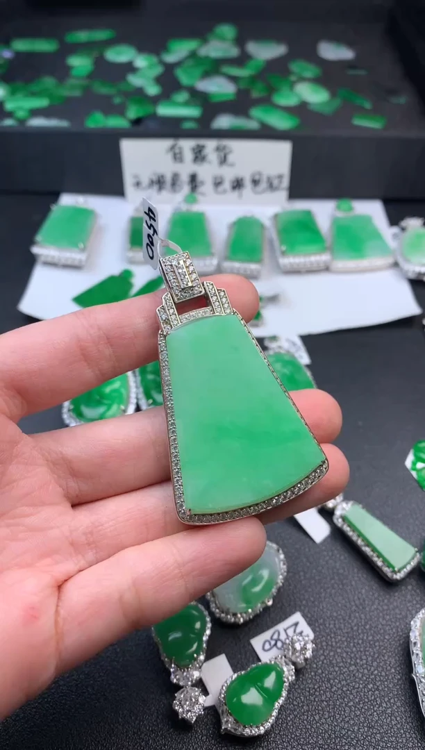 【闪购商品】翡翠颈饰银S925镶嵌牌