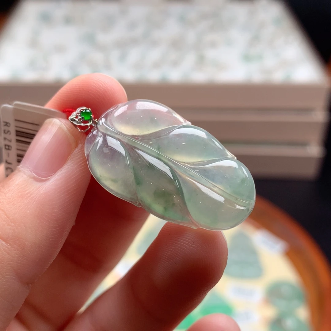 翡翠颈饰18K金镶嵌叶子