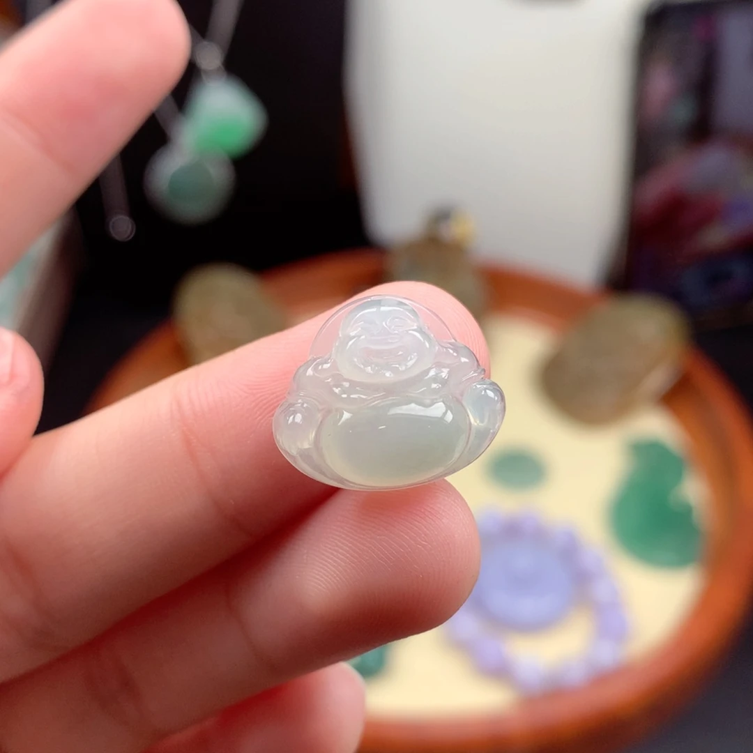 翡翠颈饰未镶嵌佛公