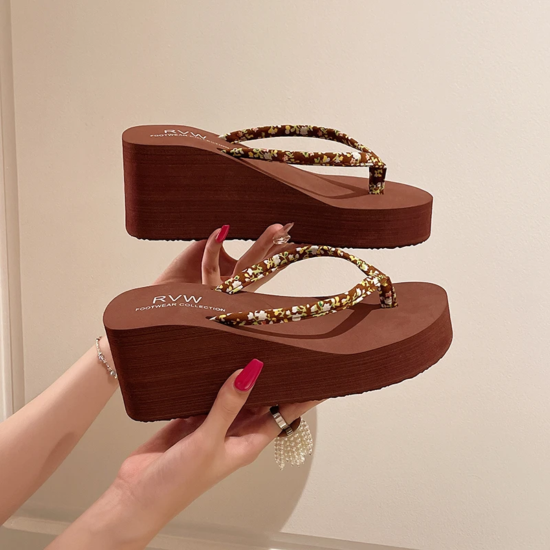 人字拖鞋女厚底高跟夏季ins沙滩外穿百搭时尚夹脚凉拖鞋防滑坡跟