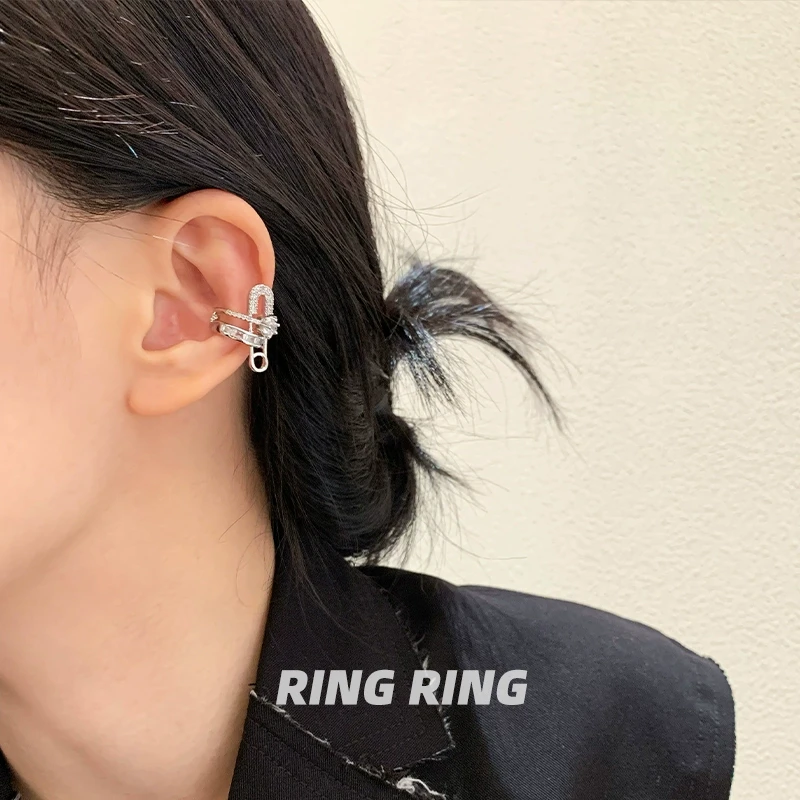 铜合金耳饰 回形星｜耳骨夹/RINGRING商店星星耳夹无耳洞耳饰锆石