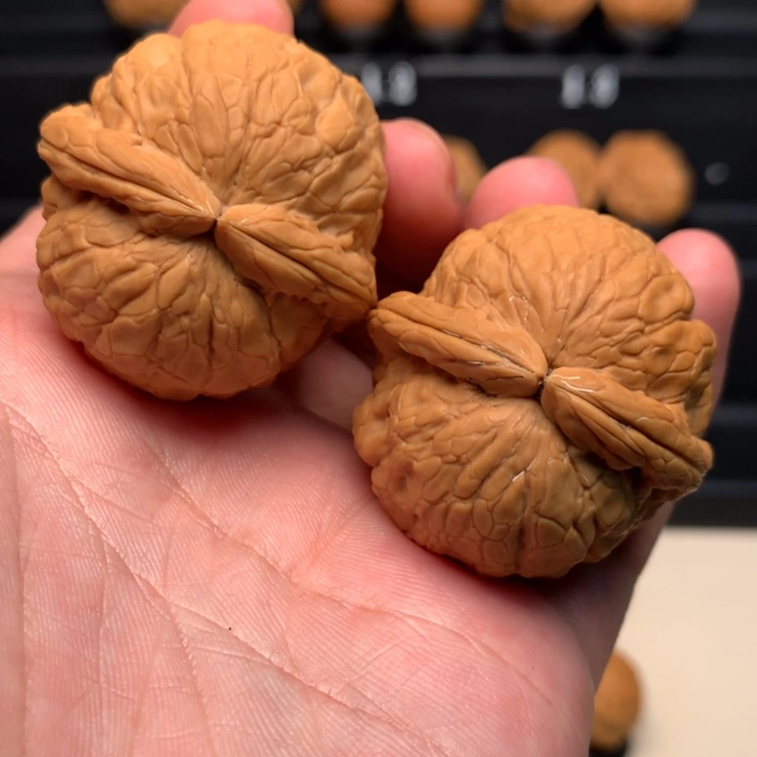 【闪购商品】桃核吊坠三*三