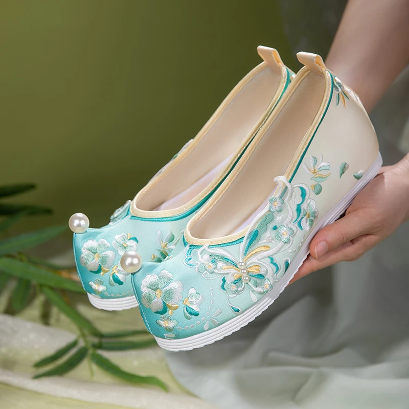 新款古风内增高汉服鞋多巴胺公主风绣花鞋珍珠蝴蝶翘头民族风单鞋