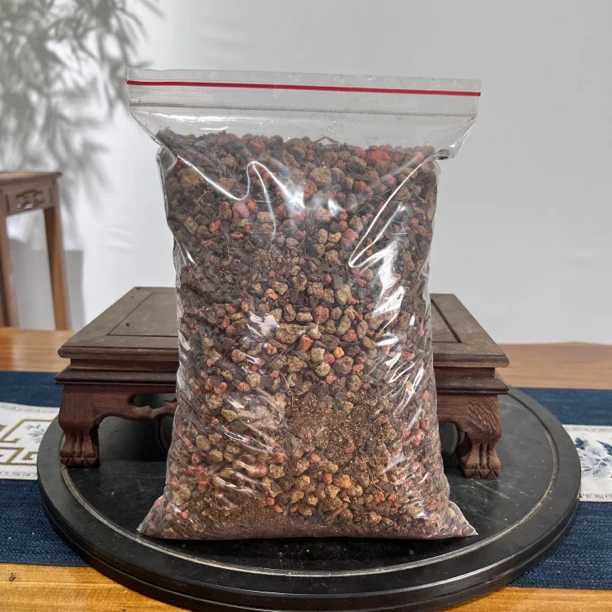 内门竹专用土:好用耐用,就是比较贵,一袋3斤左右,介意者勿拍