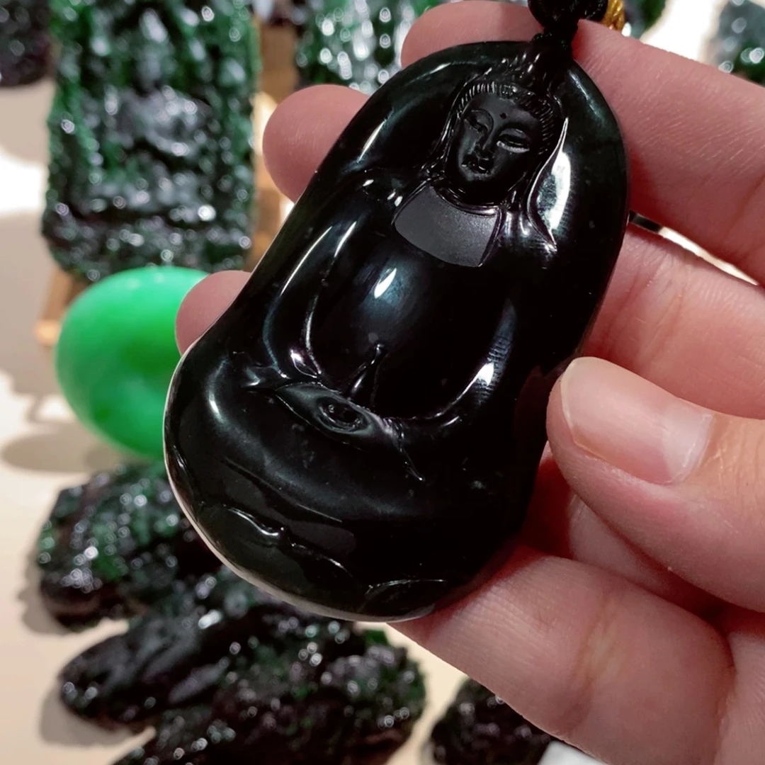 翡翠颈饰未镶嵌翡翠