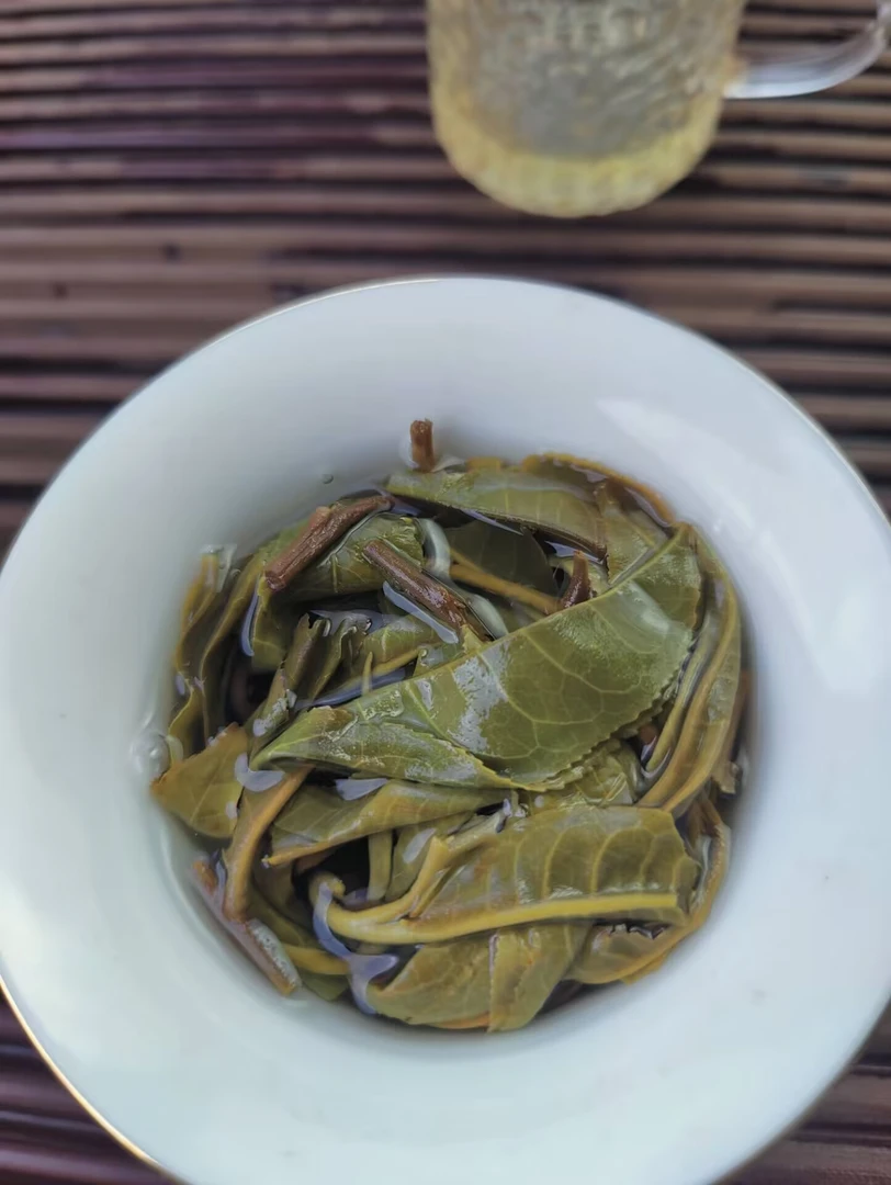 2025春【绿水塘黄金叶】200克   普洱茶 紧压茶