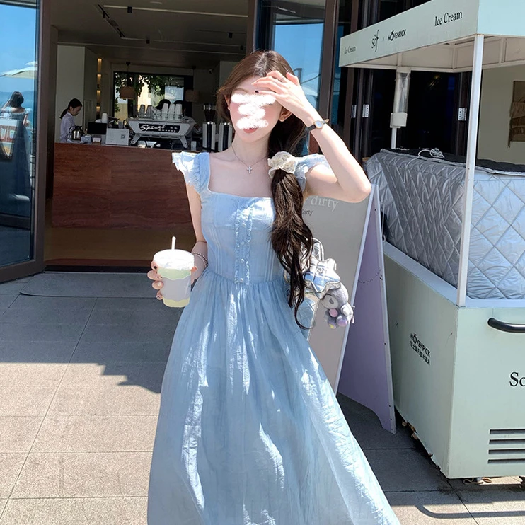 蓝色小飞袖法式方领连衣裙女夏季新款甜美超仙气质收腰设计感长裙