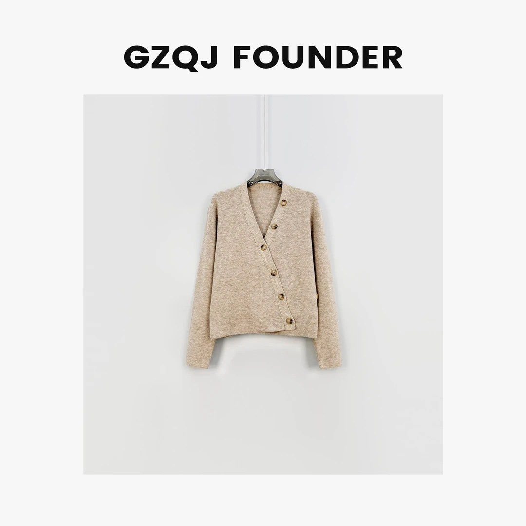 GZQJ【悠长假期】 时尚气质百搭斜扣长袖显瘦针织衫 33580