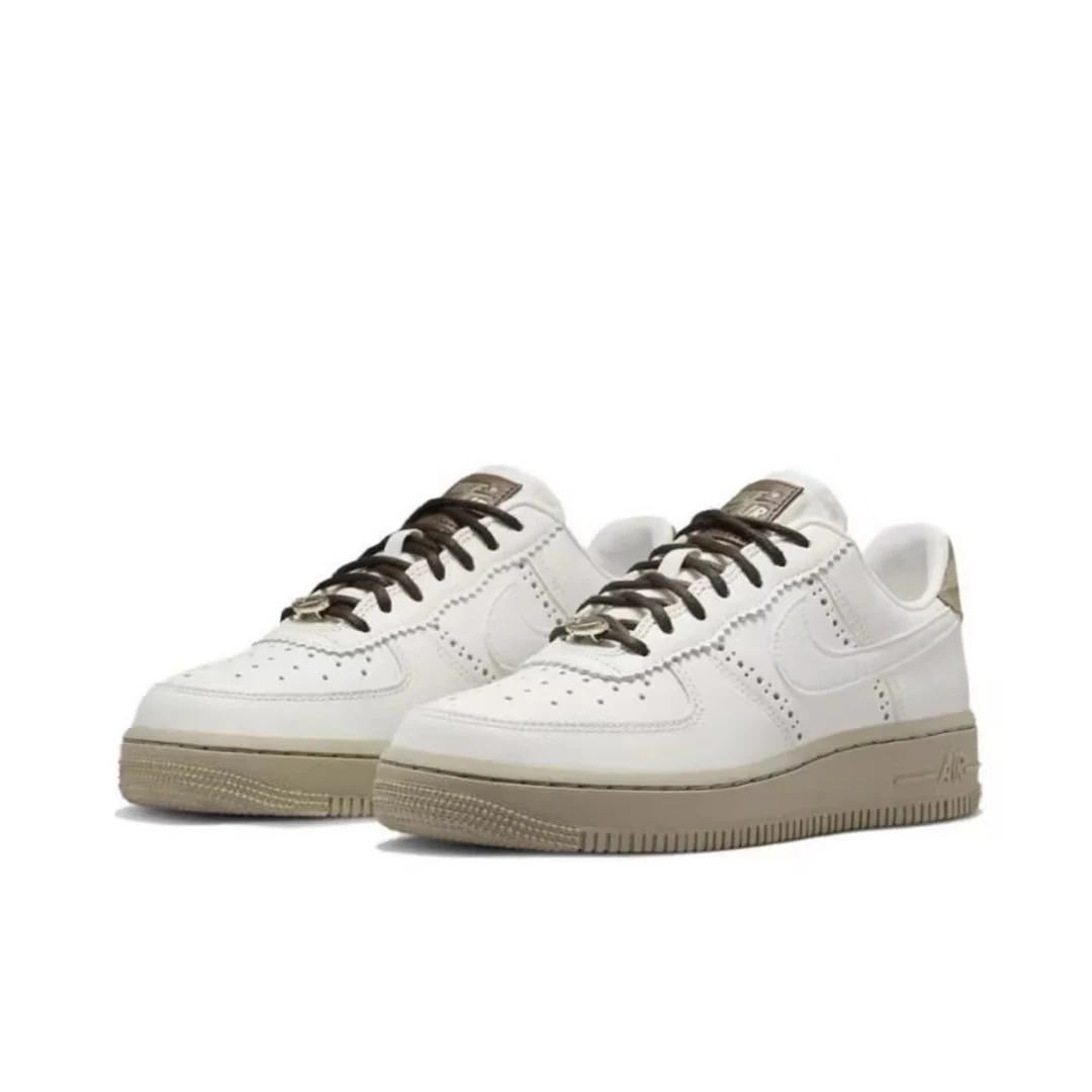 ★精选★Nike耐克AIR FORCE 1 07 LX白浅棕女子低帮板鞋FV3700-112