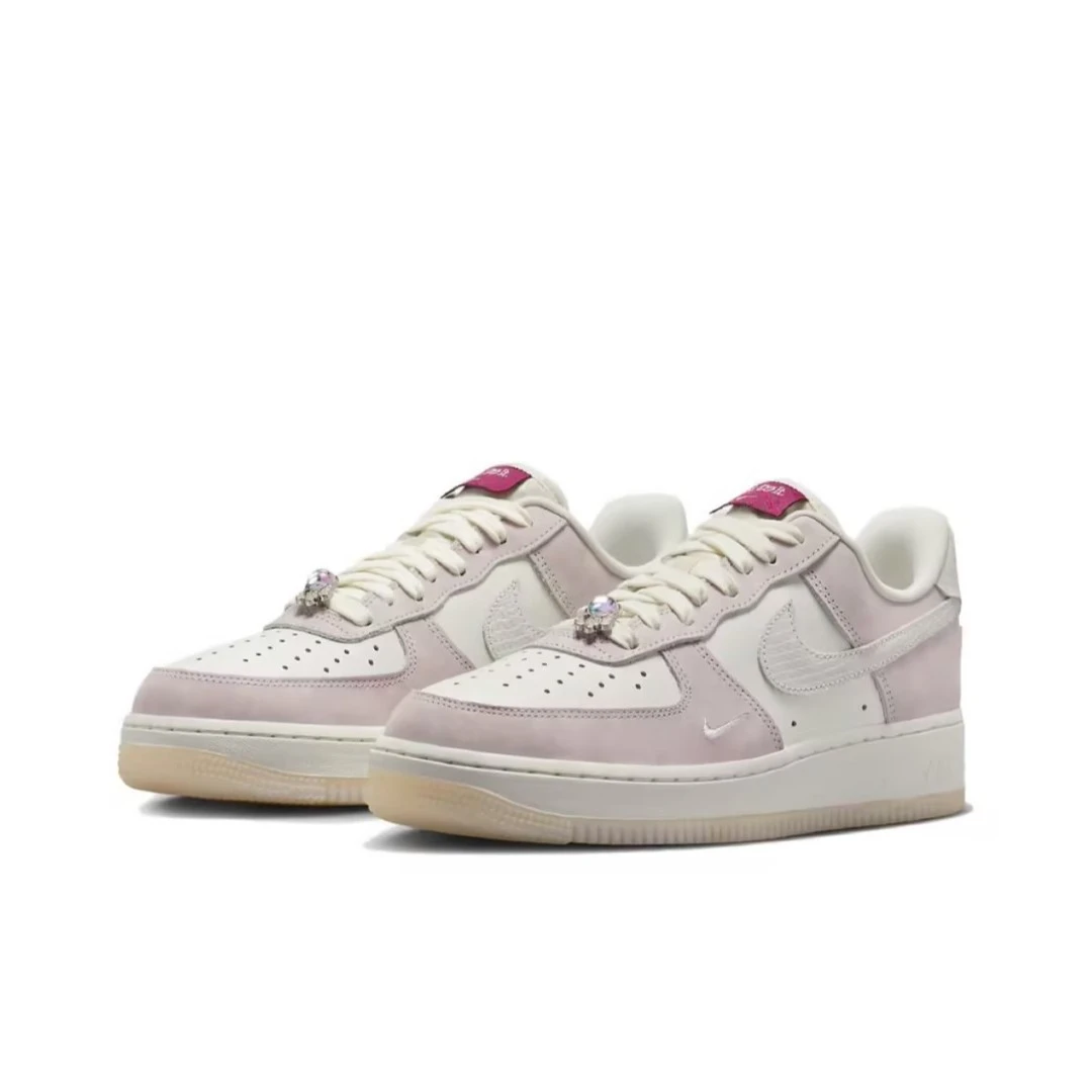 ★精选★Nike耐克女子WMNS AIR FORCE 1空军一号休闲板鞋FZ5066-111