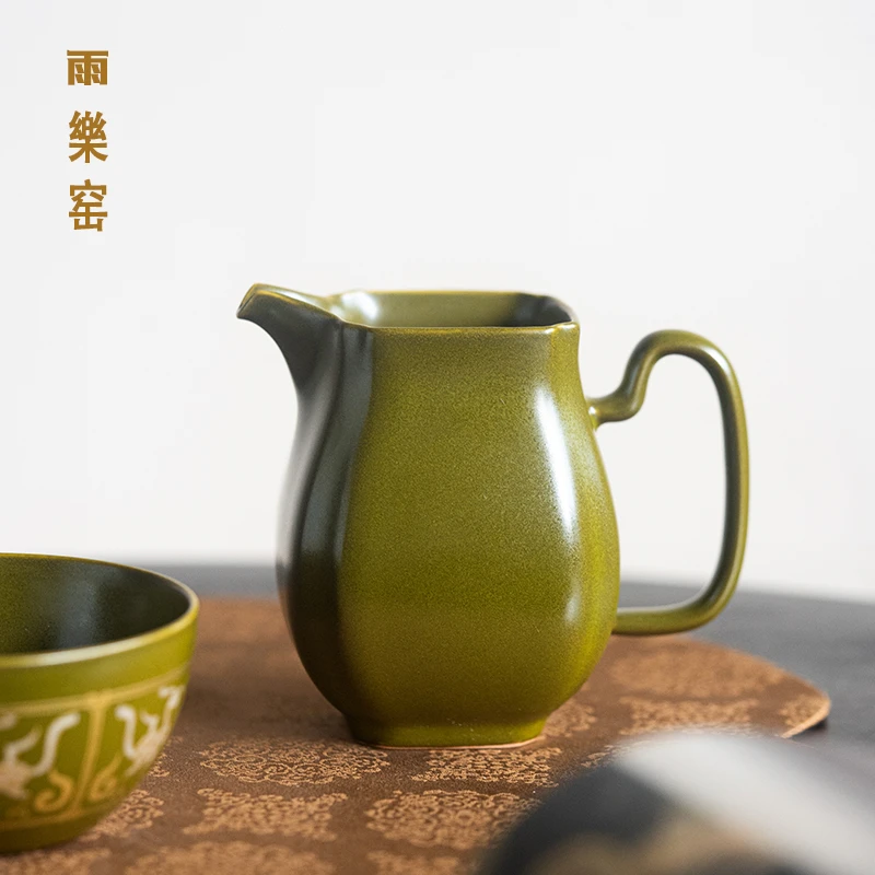 景德镇茶叶末色釉四方公道杯