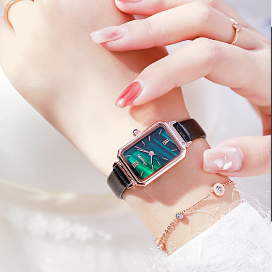 时尚小众小方盘女士腕表复古轻奢气质防水手表方形ins小方表简约