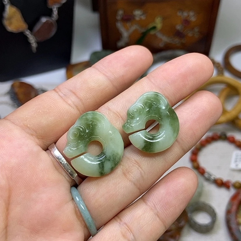 【闪购商品】岫玉颈饰未镶嵌伊****)