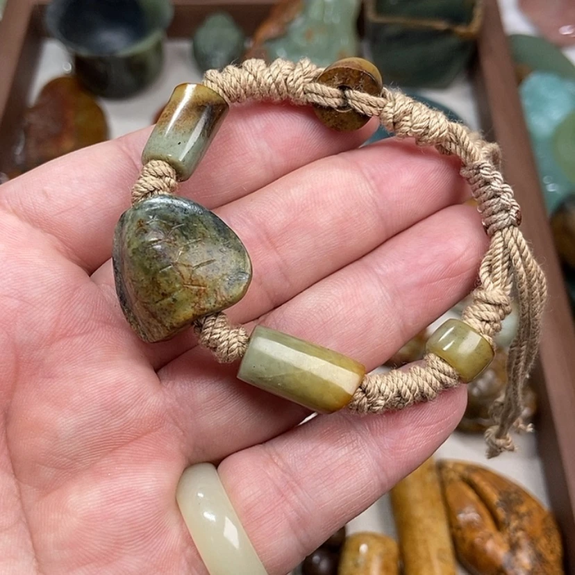 【闪购商品】岫岩河磨玉（透闪石质玉）颈饰未镶嵌
