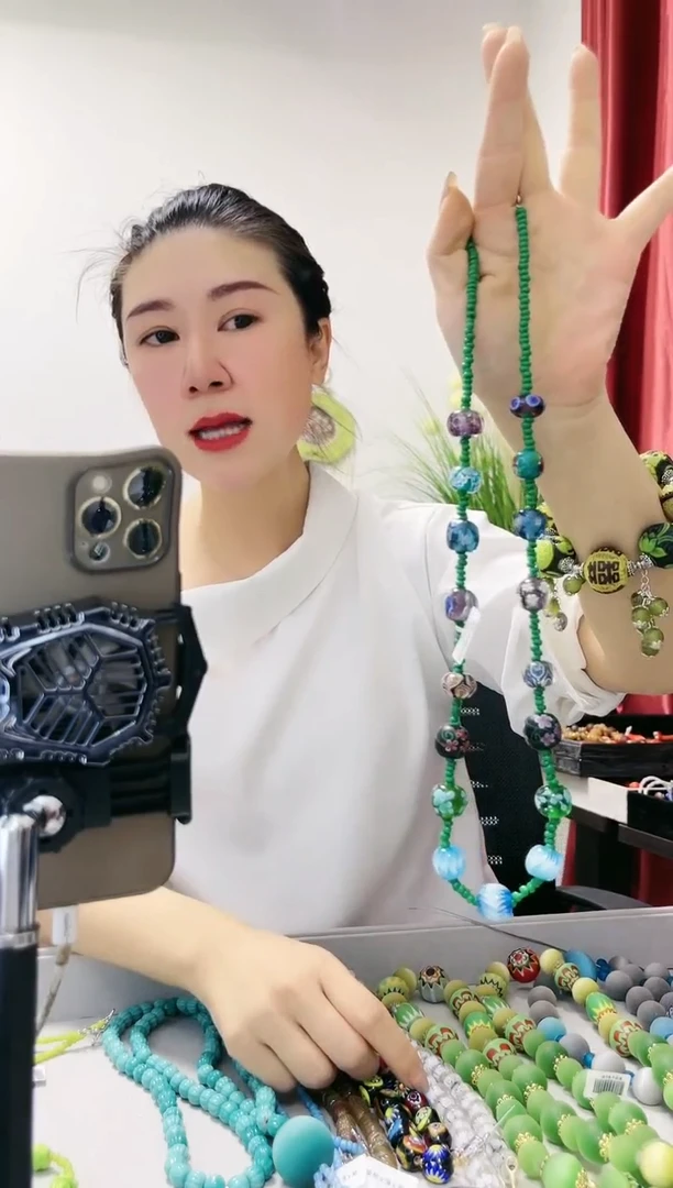 【闪购商品】琉璃颈饰1