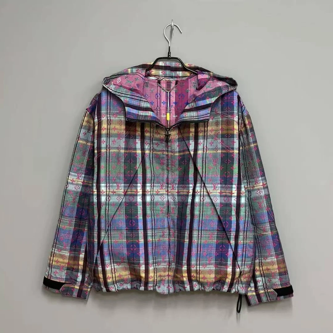 99新 LouisVuitton/路易威登 格纹老花满印冲锋衣 44码