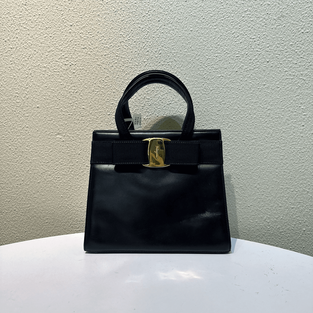95新 FERRAGAMO/菲拉格慕 黑色全皮蝴蝶结手提包