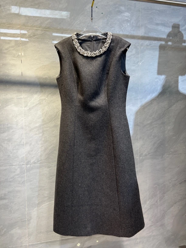 秋冬气质百搭显瘦修身马甲连衣裙时尚经典