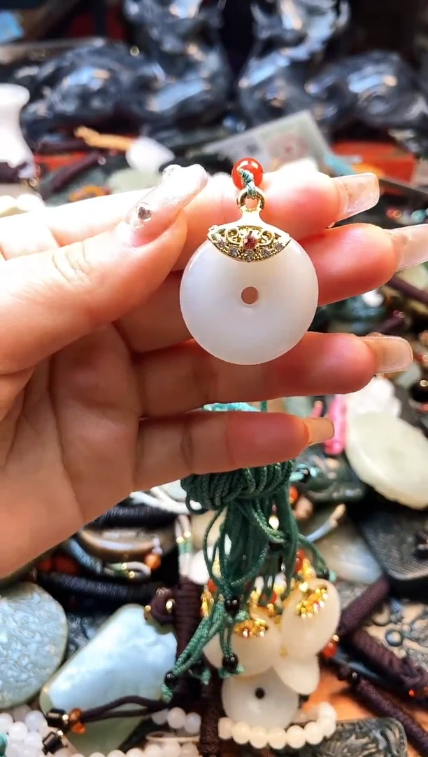 【闪购商品】石英质玉颈饰未镶嵌多样性发货拍一发一