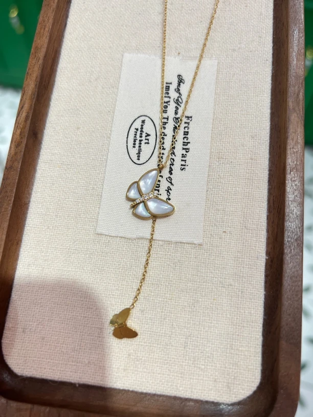 钛钢项链 蝴蝶项链吊坠洗澡可戴