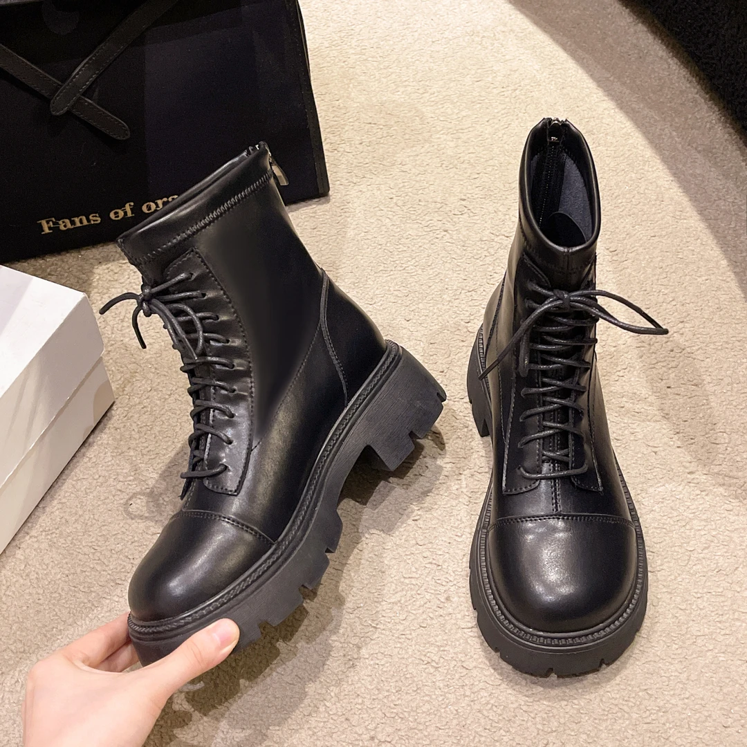 ins网红英伦风靴子春秋百搭马丁靴厚底加绒系带单靴秋冬时尚