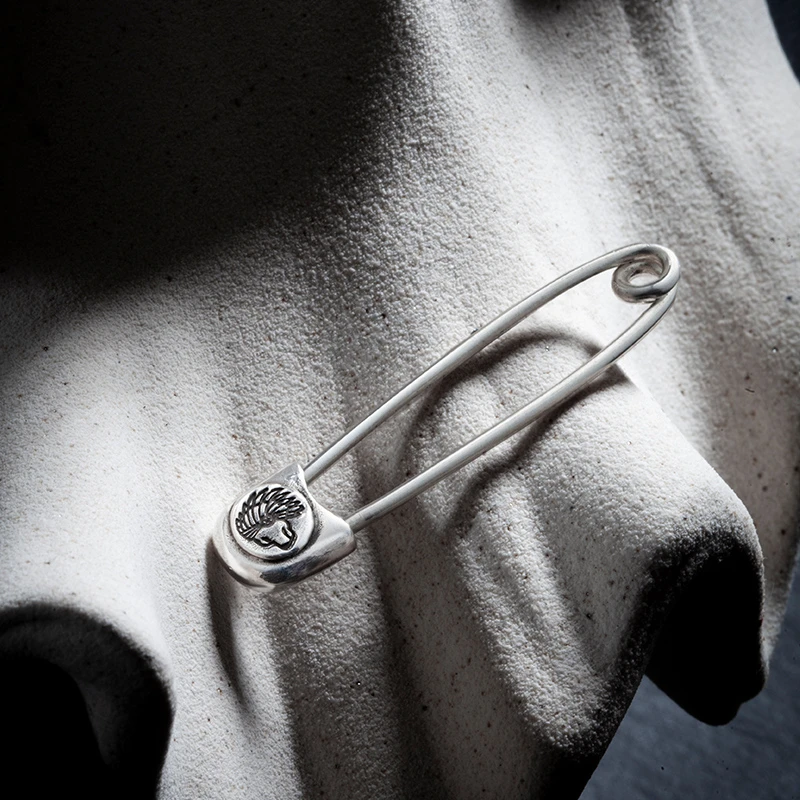 足银银制品 小号狗熊头别针 0421