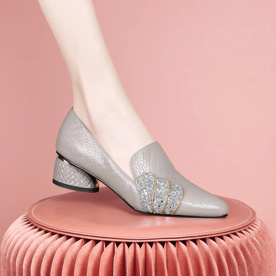 梵芮诗2024年秋季尖头百搭条纹纯色闪片女软底低跟粗跟单鞋-J0606