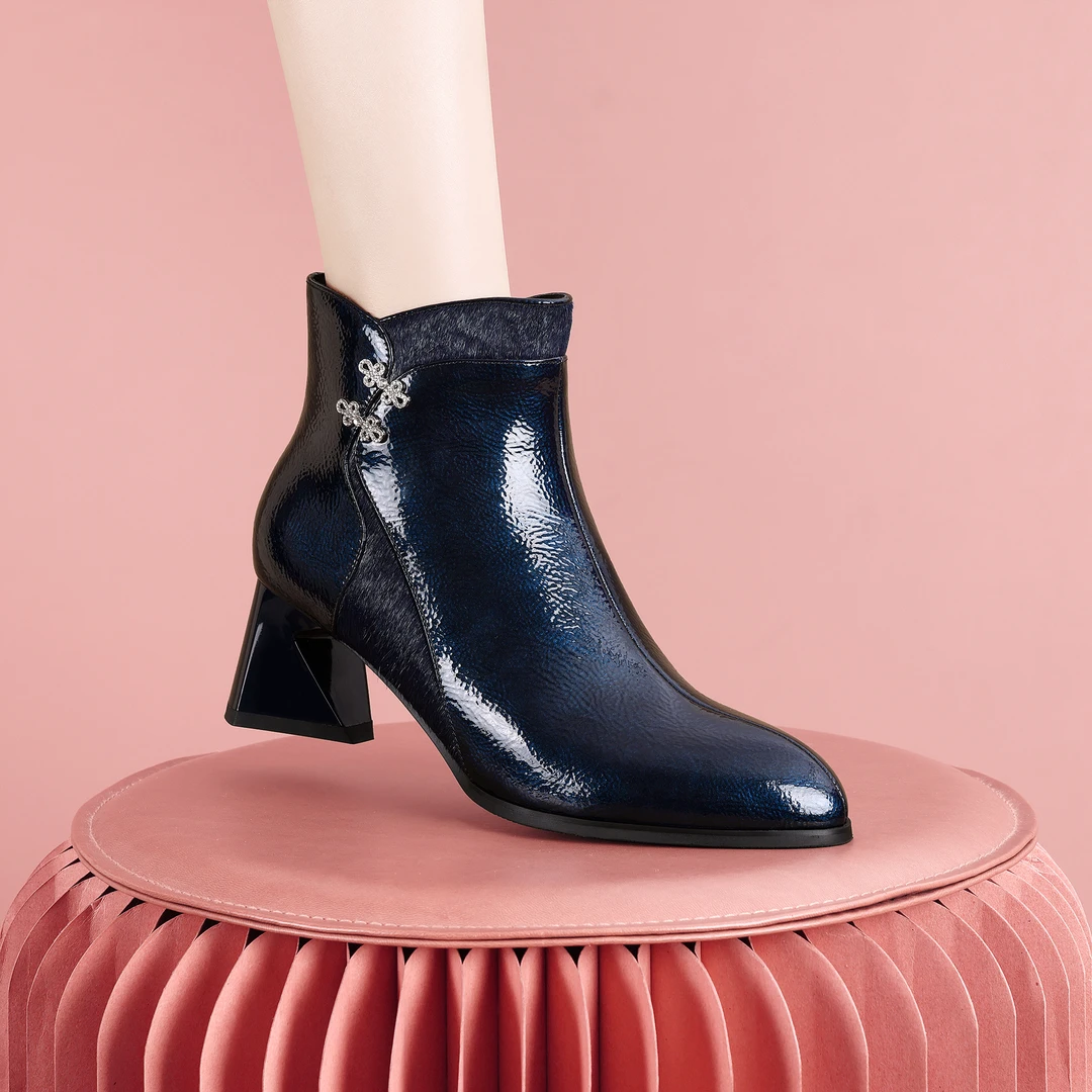 梵芮诗2024年秋冬季新款户外时尚气质绒里保暖粗跟女士短靴-H1104