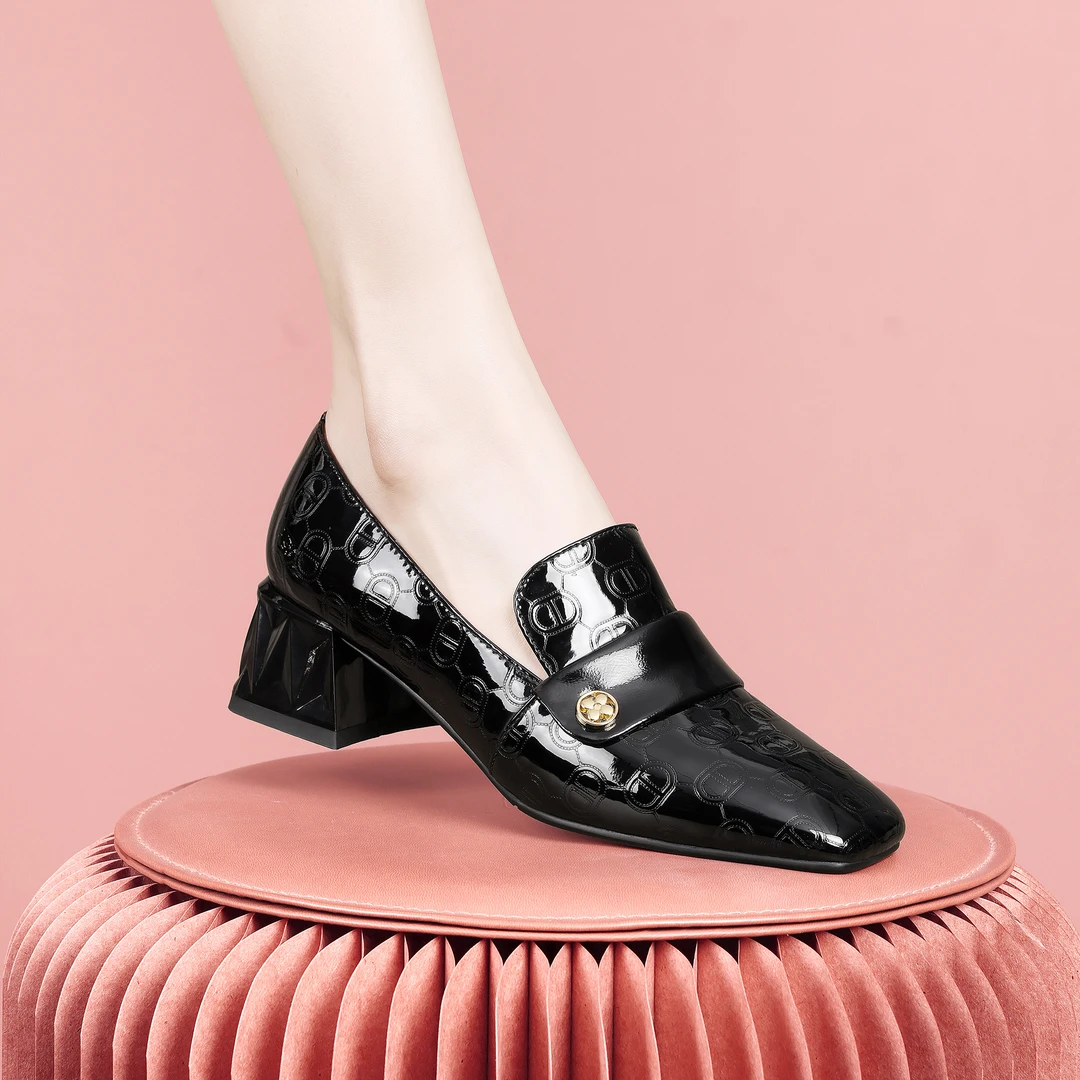 梵芮诗春季方头金属装饰纯色漆皮舒适柔软时尚粗跟低跟单鞋-H0005