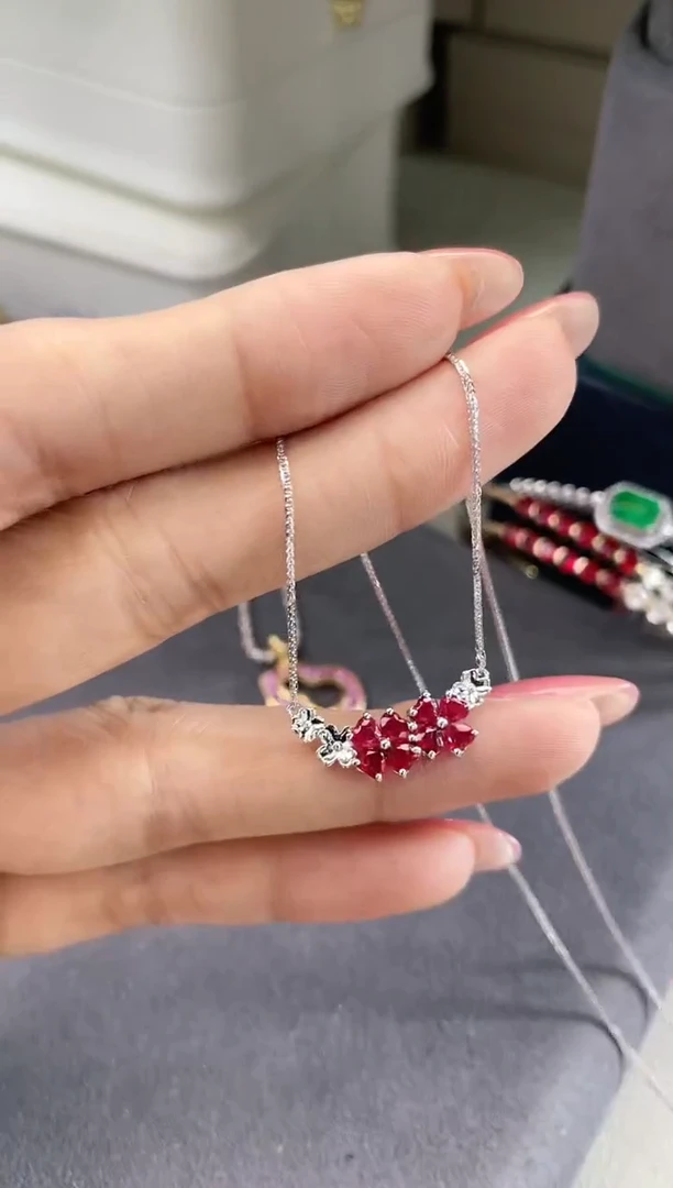 18K金镶嵌天然红宝石项链，K白