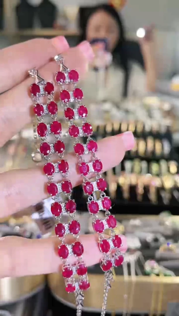 18K金镶嵌天然红宝石手链（多样性发其1）