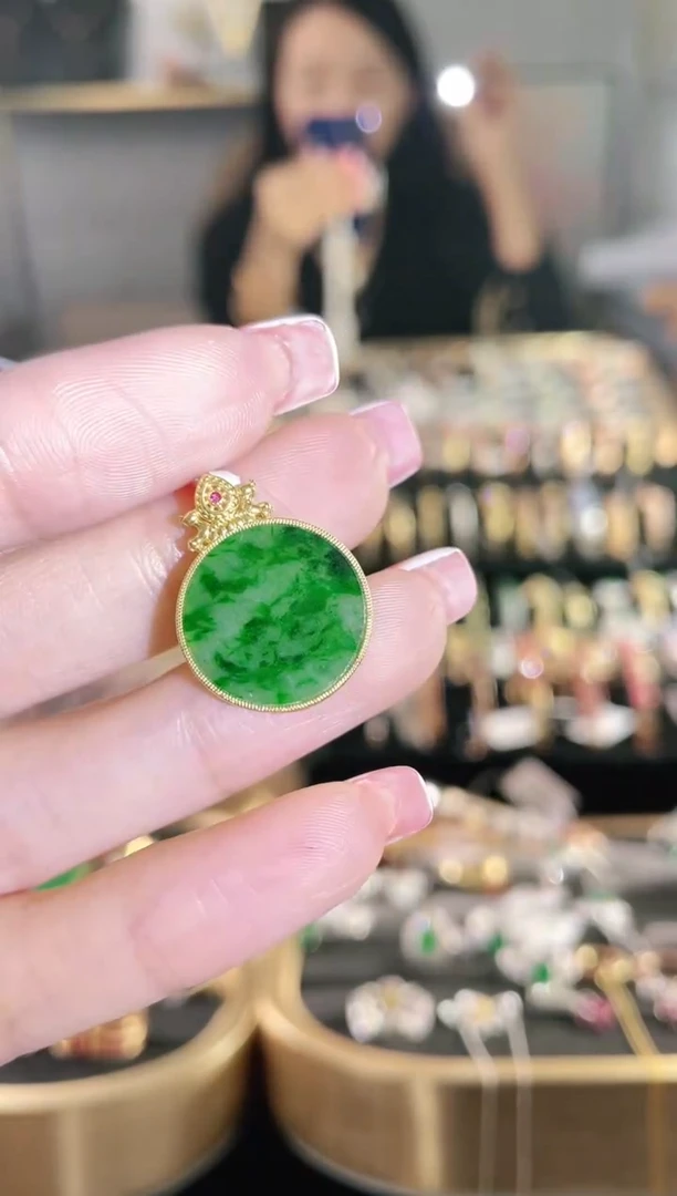 【闪购商品】翡翠吊坠18K金镶嵌多样性发