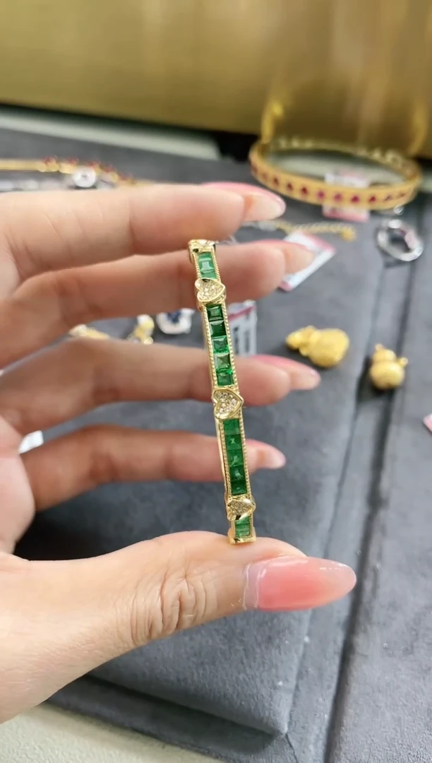 【闪购商品】祖母绿手镯18K金镶嵌1