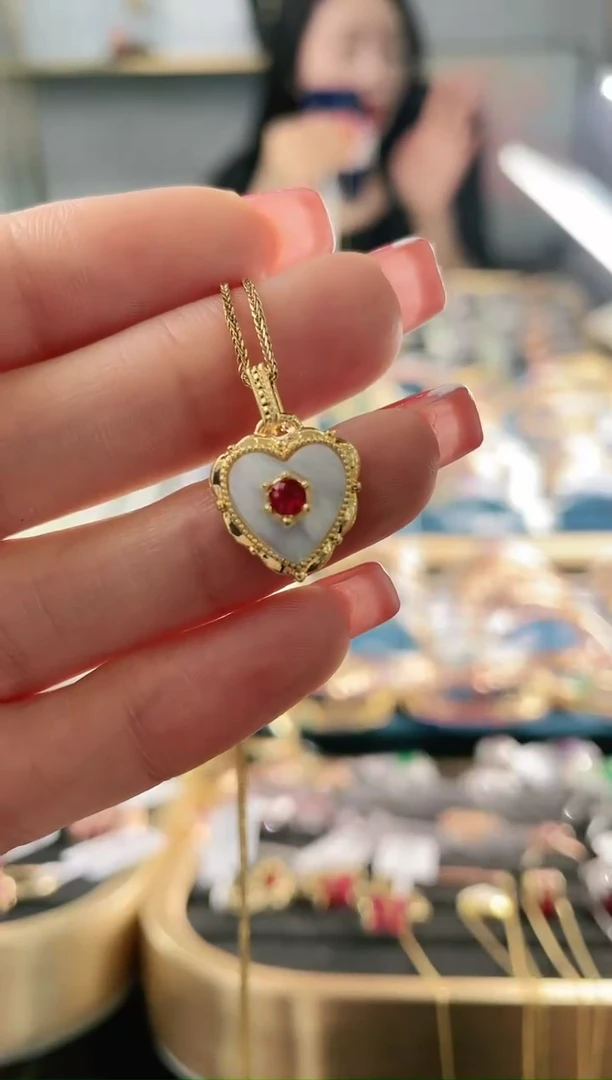 【闪购商品】红宝石吊坠（不含链）18K金镶嵌1