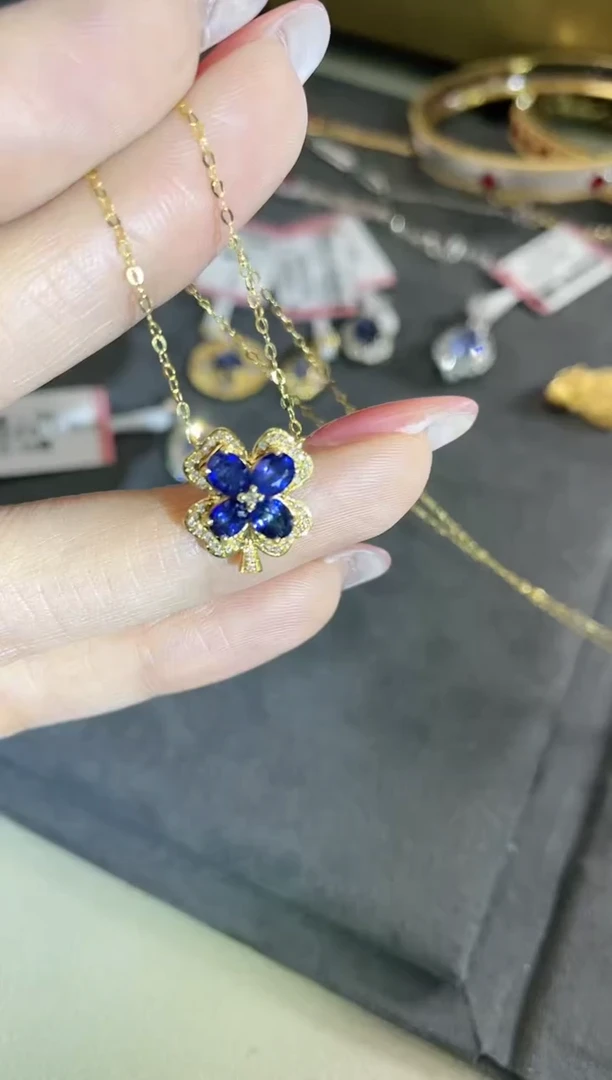 18K金镶嵌天然蓝宝石项链